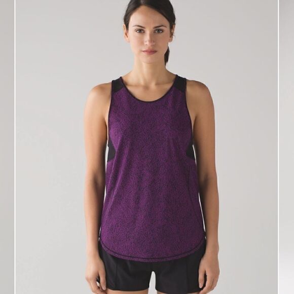 Lululemon Sculpt Tank II
Circuit Aurora Black / Black - Picture 1 of 6
